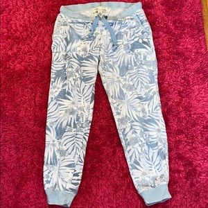 Island gypsy joggers
